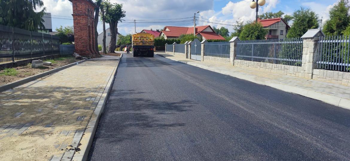 305112691 1506930293104196 3021040957818491069 n1 Inwestycje drogowe w gminie