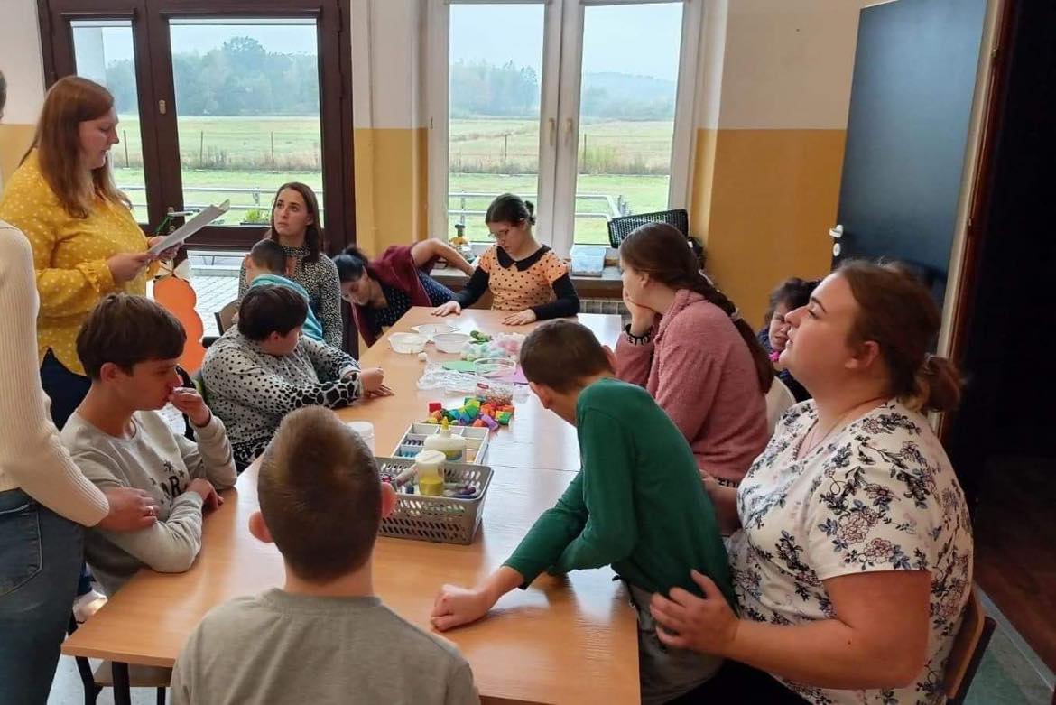 307388914 1239994986823017 3926069877989400169 n Ogród Sensoryczny przy Ośrodku Rewalidacyjno Wychowawczym dla Dzieci Niepełnosprawnych w Sutkowie