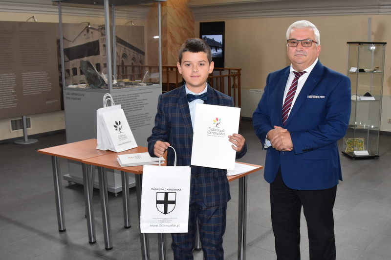 31 DSC 0234 Uroczyste wręczenie Stypendiów Burmistrza Dąbrowy Tarnowskiej