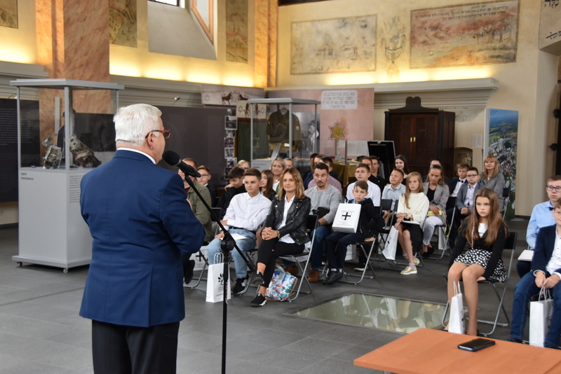 34 DSC 0240 Uroczyste wręczenie Stypendiów Burmistrza Dąbrowy Tarnowskiej