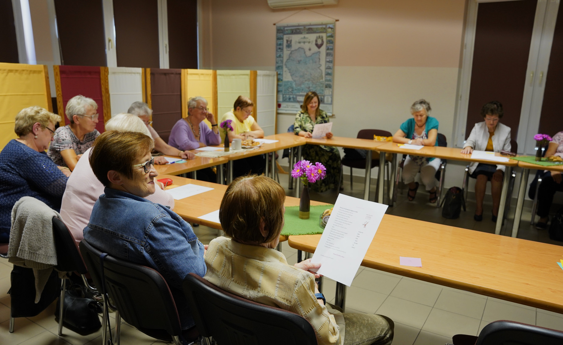 DSC6097 Warsztat biblioteraputyczny pn. Seniorzy pełni zdrowia, mądrości i wigoru”