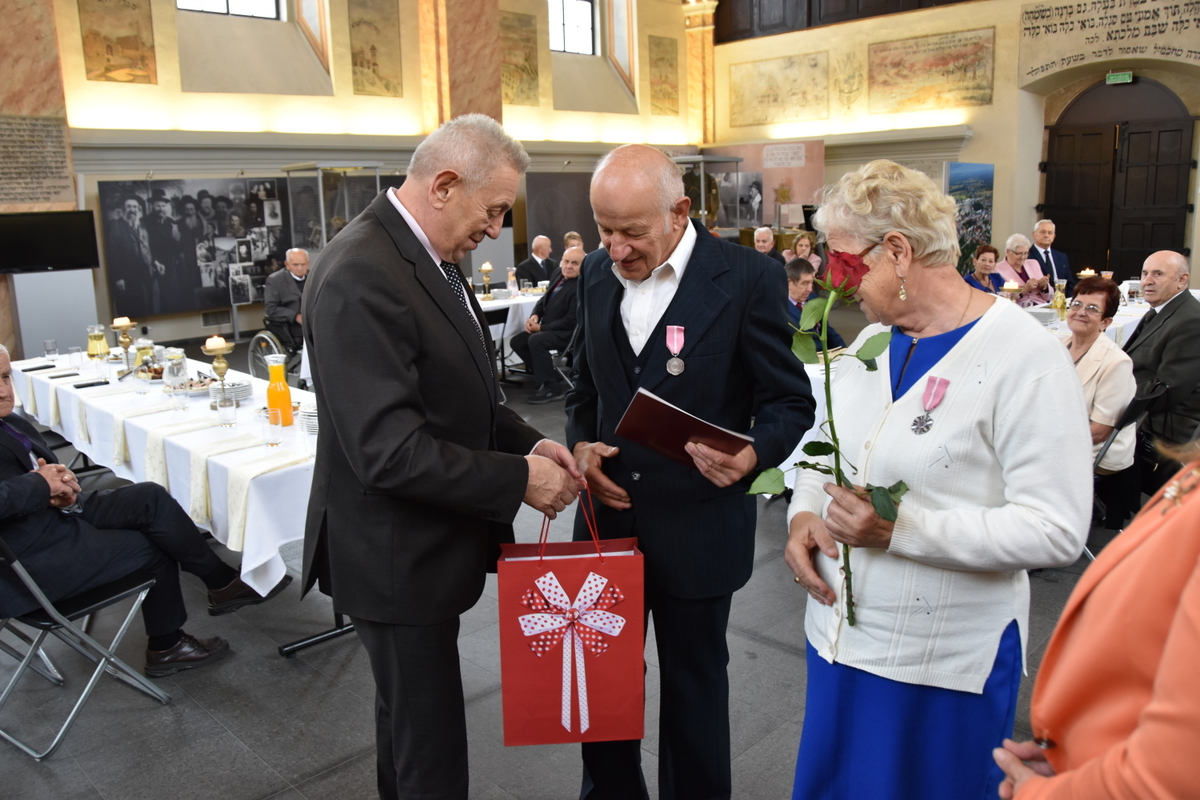 21 DSC 0651 Uroczystość wręczenia odznaczeń  Medal za Długoletnie Pożycie Małżeńskie
