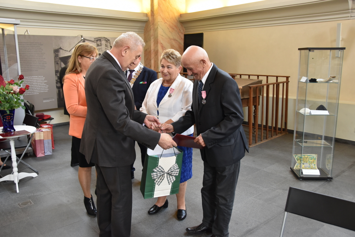 55 DSC 0744 Uroczystość wręczenia odznaczeń  Medal za Długoletnie Pożycie Małżeńskie