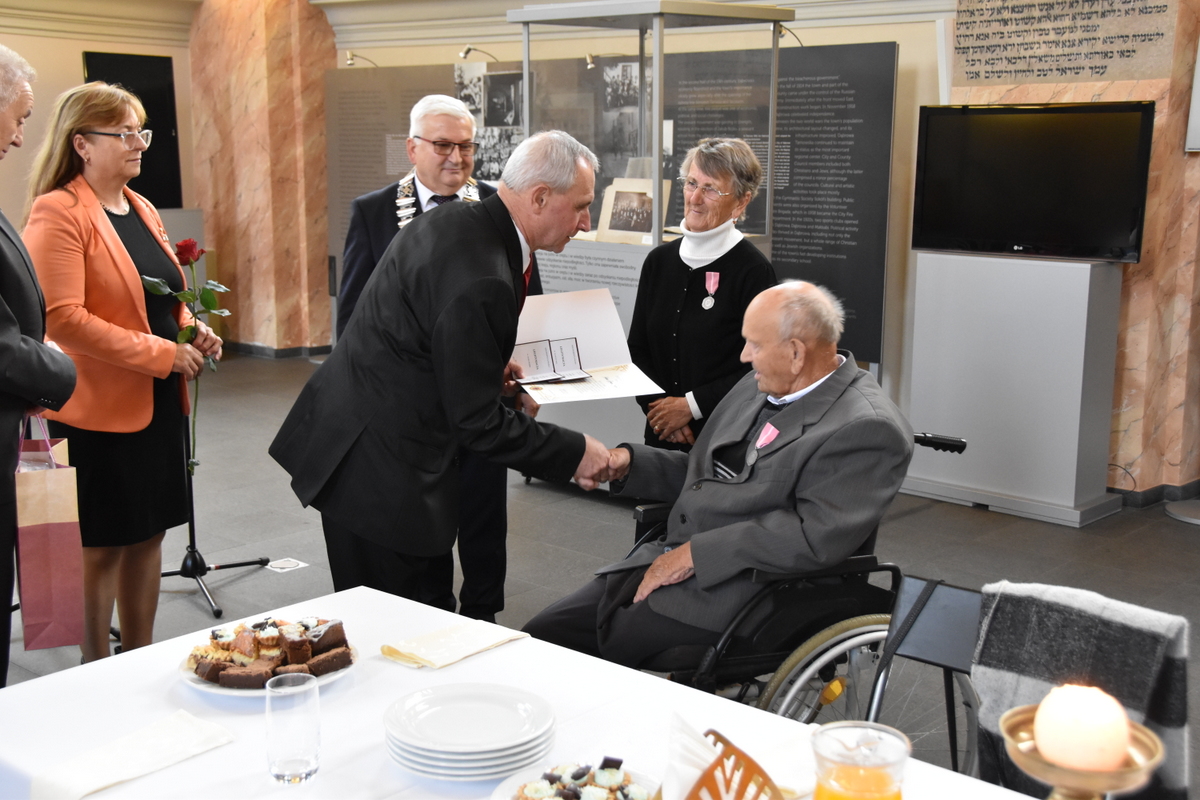 63 DSC 0761 Uroczystość wręczenia odznaczeń  Medal za Długoletnie Pożycie Małżeńskie