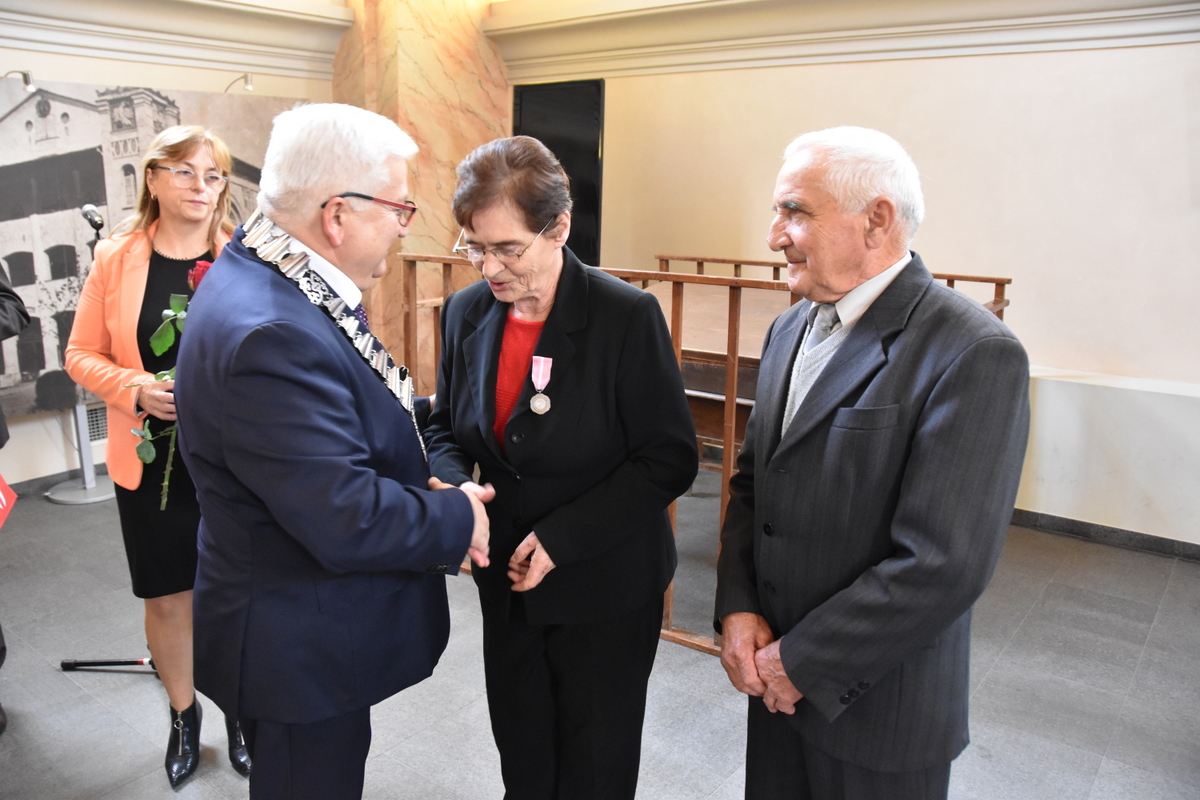64 DSC 0771 Uroczystość wręczenia odznaczeń  Medal za Długoletnie Pożycie Małżeńskie