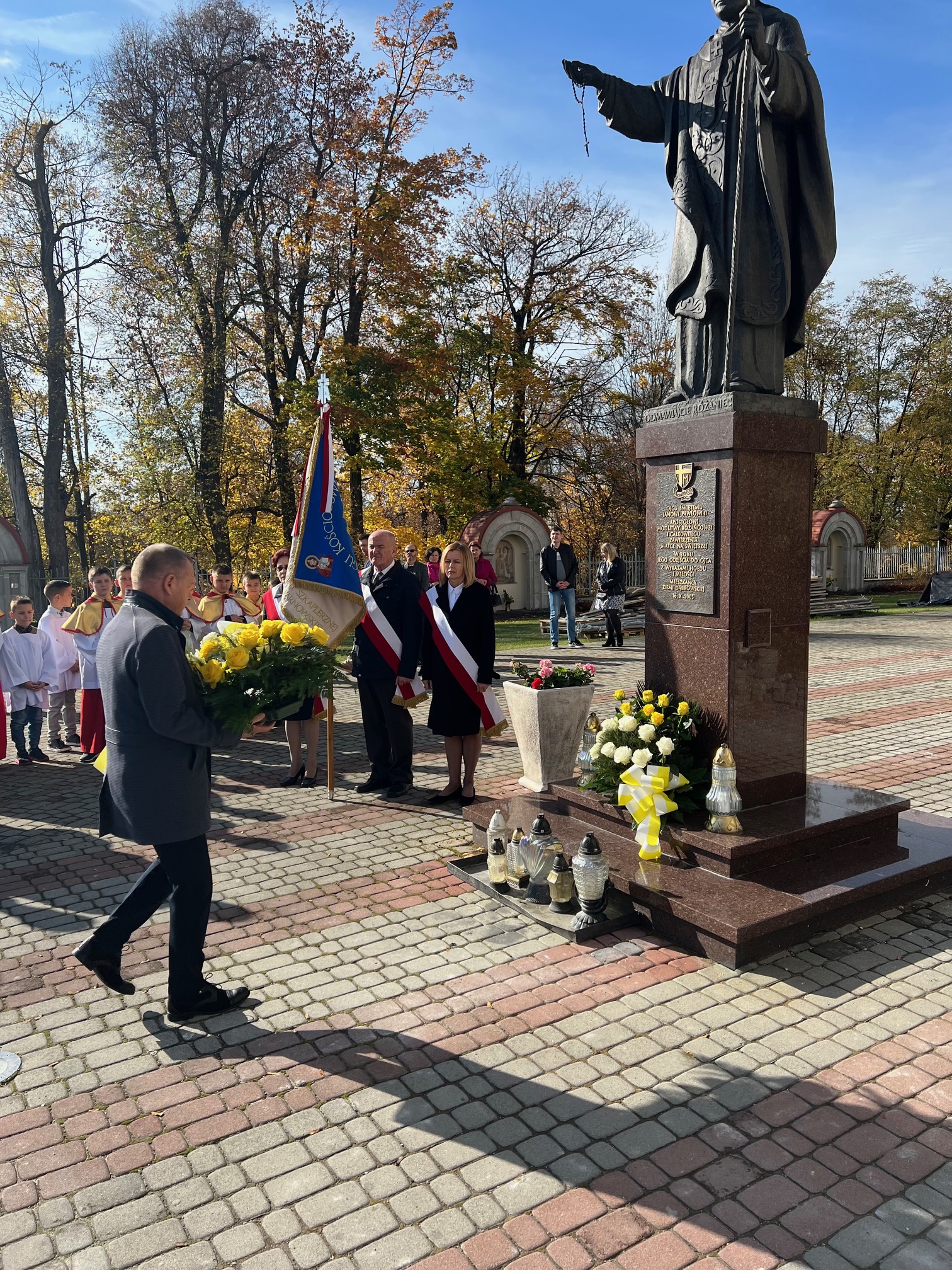 IMG 0671 Wspomnienie liturgiczne św. Jana Pawła II i kontynuacja obchodów XXII Dnia Papieskiego w Dąbrowie Tarnowskiej