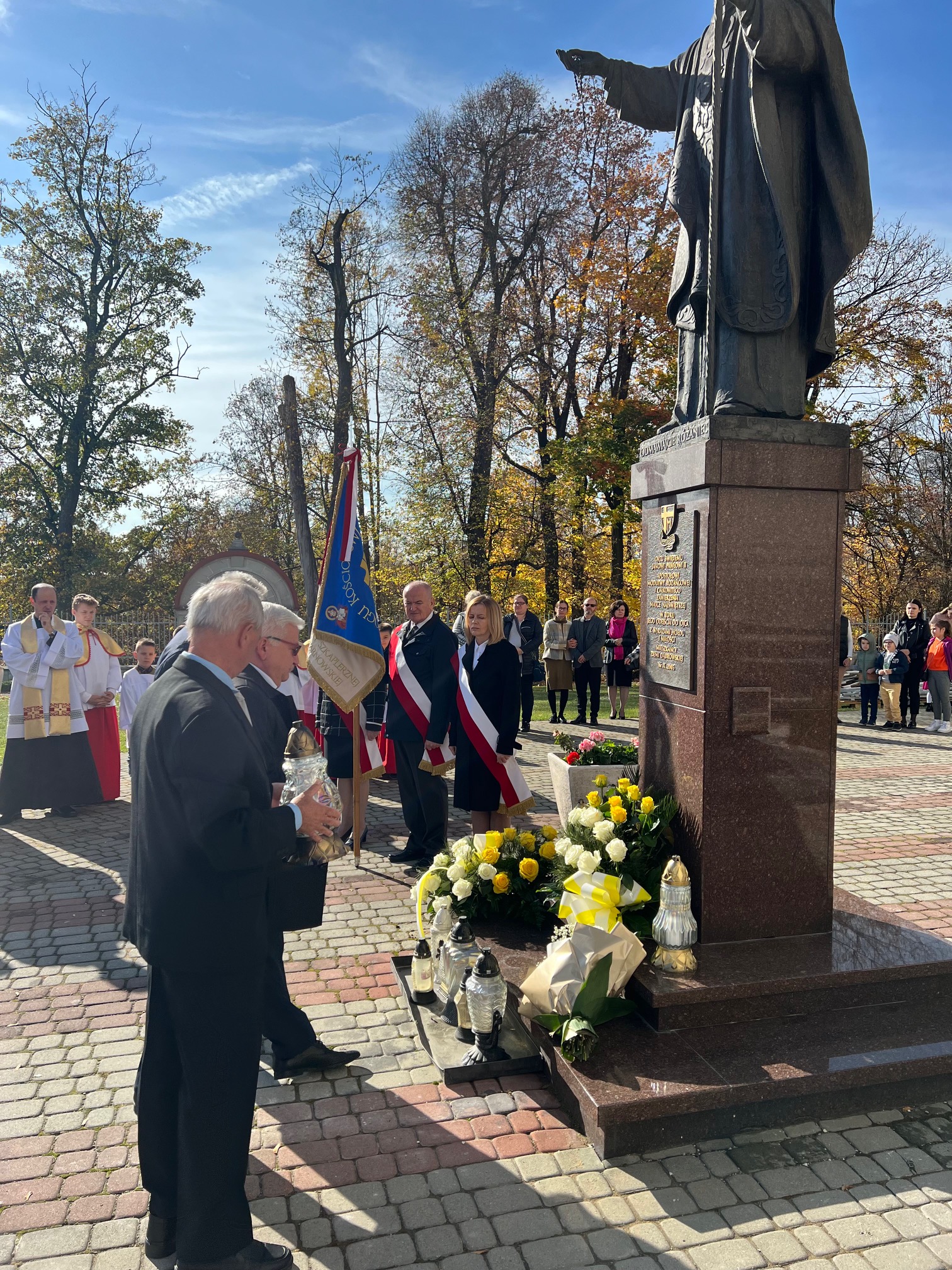 IMG 0680 Wspomnienie liturgiczne św. Jana Pawła II i kontynuacja obchodów XXII Dnia Papieskiego w Dąbrowie Tarnowskiej