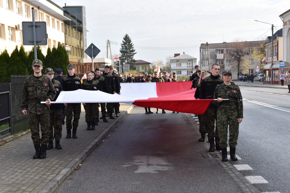 001 DSC 0251 Dąbrowa uczciła 104. rocznicę odzyskania niepodległości przez Polskę