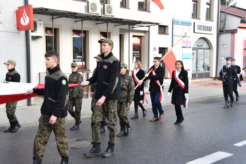 006 DSC 0265 Dąbrowa uczciła 104. rocznicę odzyskania niepodległości przez Polskę