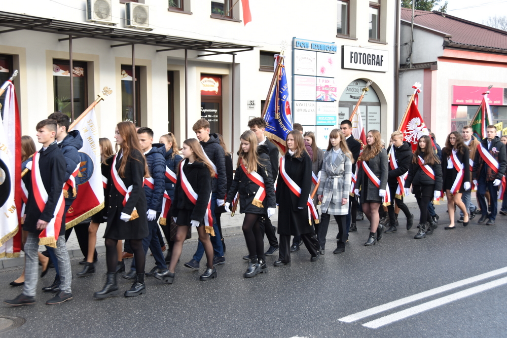 015 DSC 0275 Dąbrowa uczciła 104. rocznicę odzyskania niepodległości przez Polskę