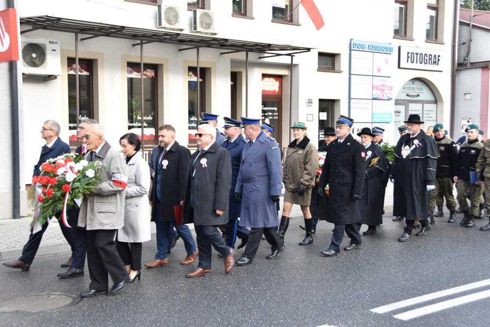 019 DSC 0284 Dąbrowa uczciła 104. rocznicę odzyskania niepodległości przez Polskę