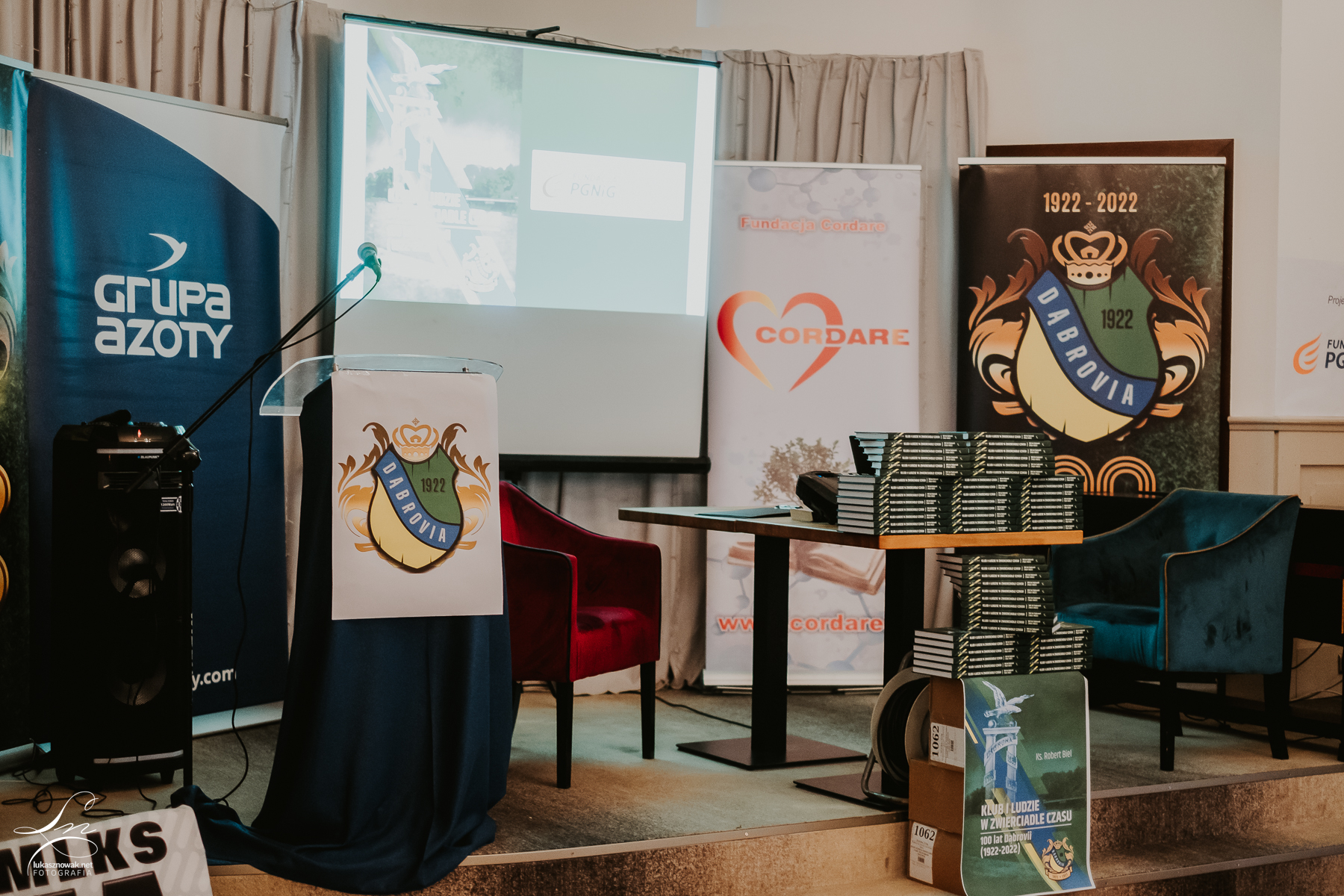 021 Promocja książki ,,Klub i ludzie w zwierciadle czasu. 100 lat Dąbrovii” autorstwa ks. dr hab. Roberta Biela