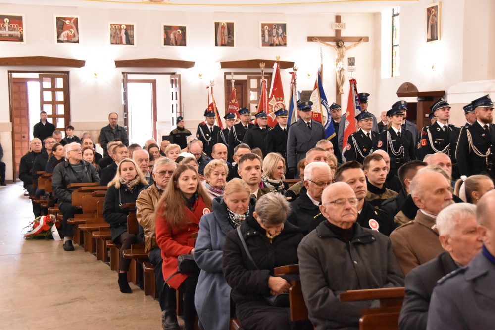 032 DSC 0313 Dąbrowa uczciła 104. rocznicę odzyskania niepodległości przez Polskę