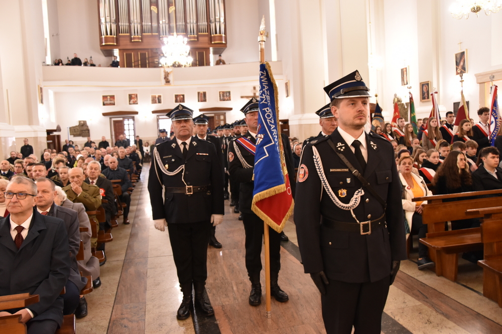 041 DSC 0331 Dąbrowa uczciła 104. rocznicę odzyskania niepodległości przez Polskę