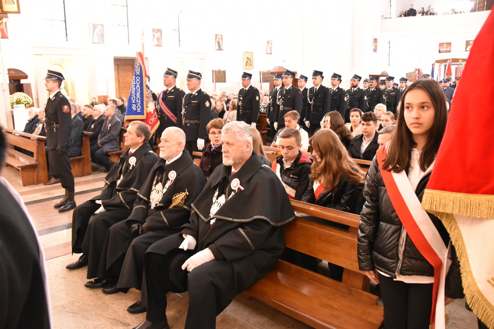 043 DSC 0333 Dąbrowa uczciła 104. rocznicę odzyskania niepodległości przez Polskę