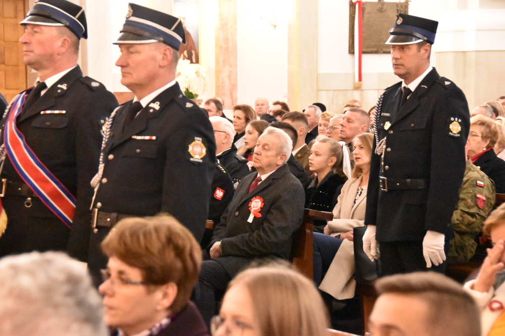 047 DSC 0338 Dąbrowa uczciła 104. rocznicę odzyskania niepodległości przez Polskę