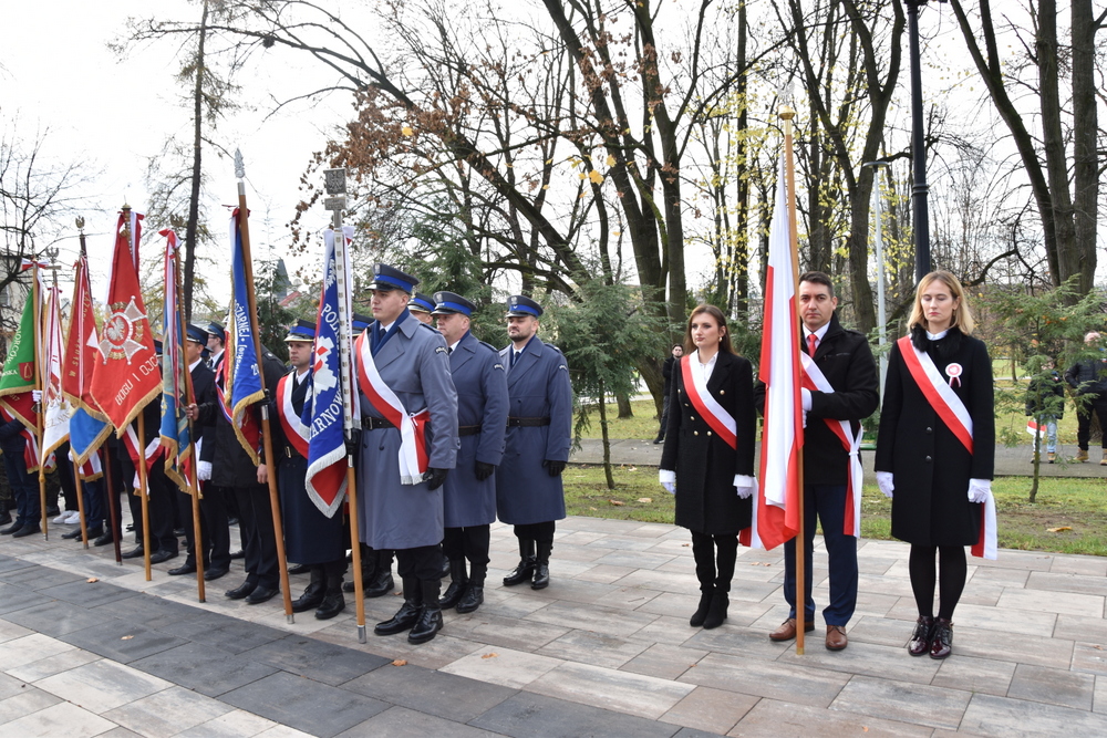 055 DSC 0369 Dąbrowa uczciła 104. rocznicę odzyskania niepodległości przez Polskę