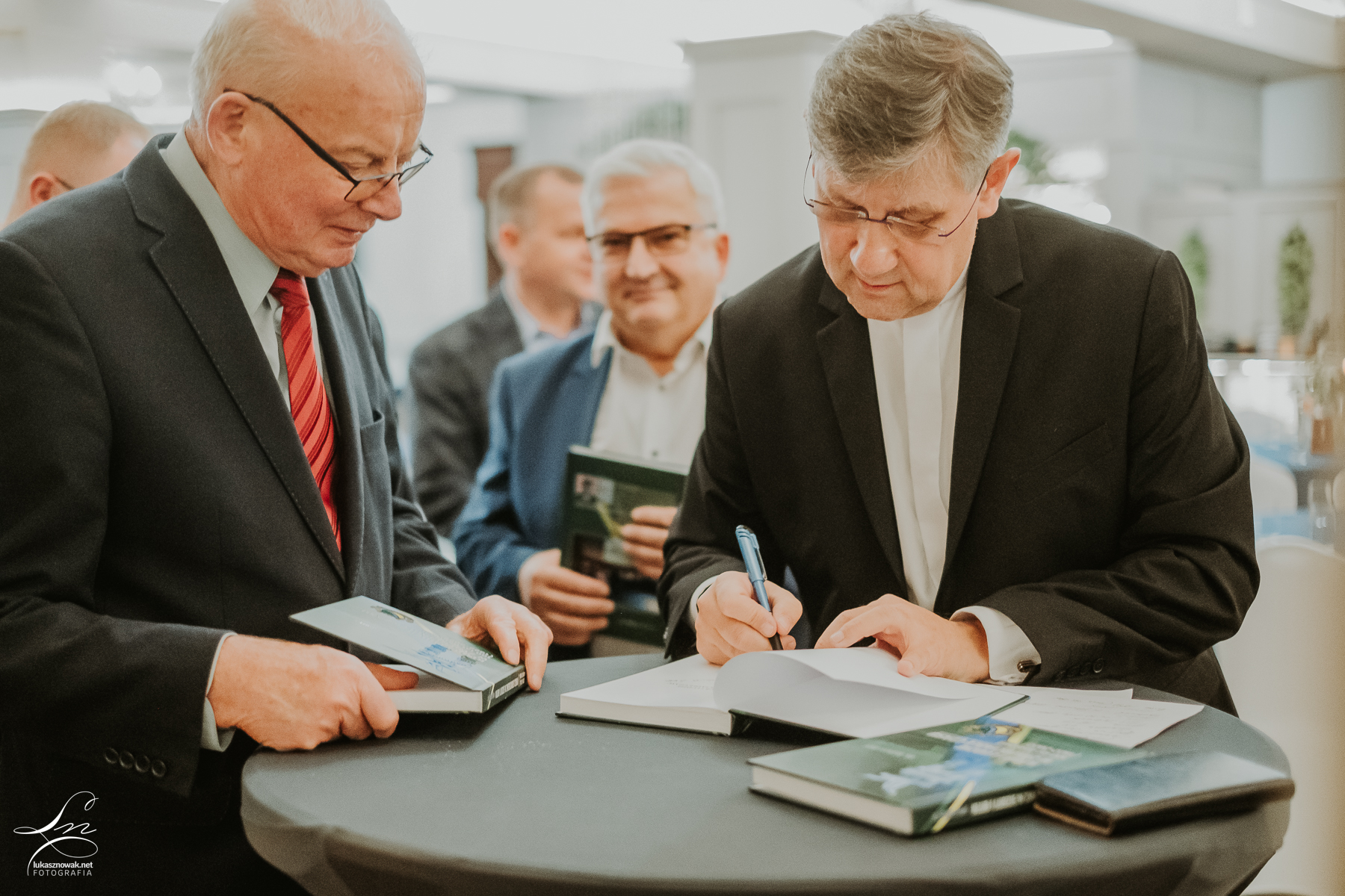 063 Promocja książki ,,Klub i ludzie w zwierciadle czasu. 100 lat Dąbrovii” autorstwa ks. dr hab. Roberta Biela