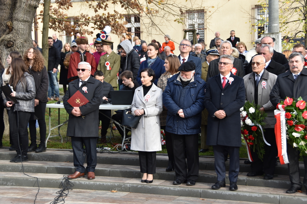 067 DSC 0394 Dąbrowa uczciła 104. rocznicę odzyskania niepodległości przez Polskę