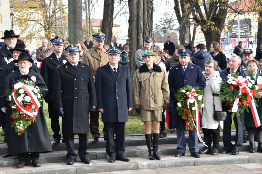 070 DSC 0398 Dąbrowa uczciła 104. rocznicę odzyskania niepodległości przez Polskę