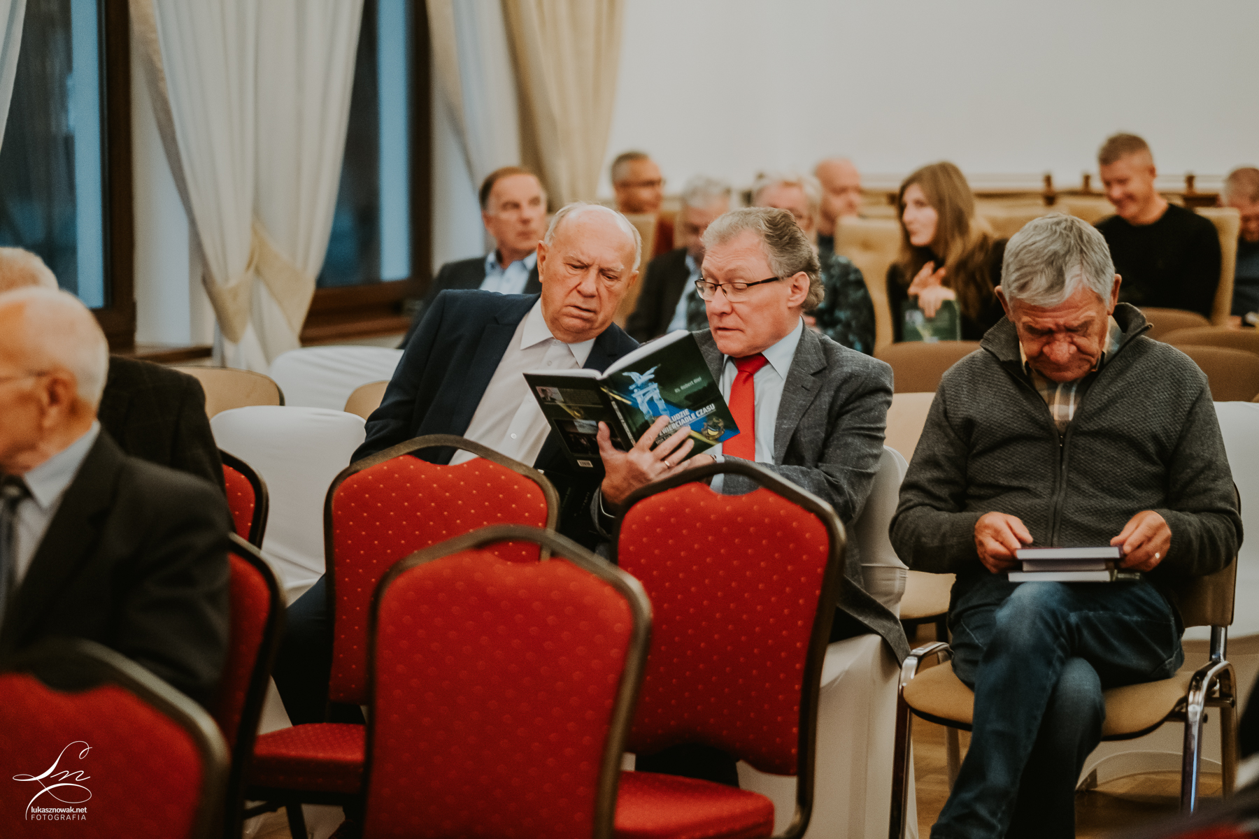 071 Promocja książki ,,Klub i ludzie w zwierciadle czasu. 100 lat Dąbrovii” autorstwa ks. dr hab. Roberta Biela