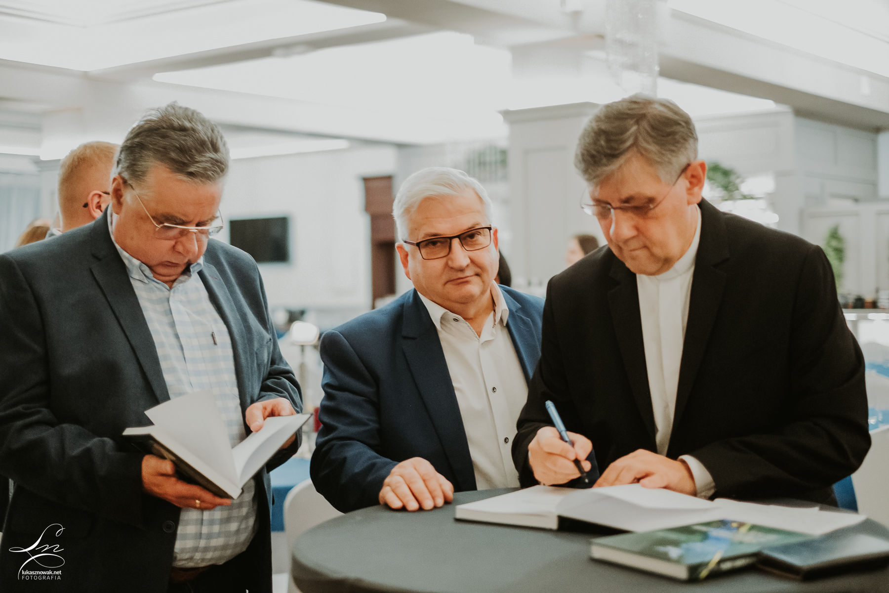 072 Promocja książki ,,Klub i ludzie w zwierciadle czasu. 100 lat Dąbrovii” autorstwa ks. dr hab. Roberta Biela