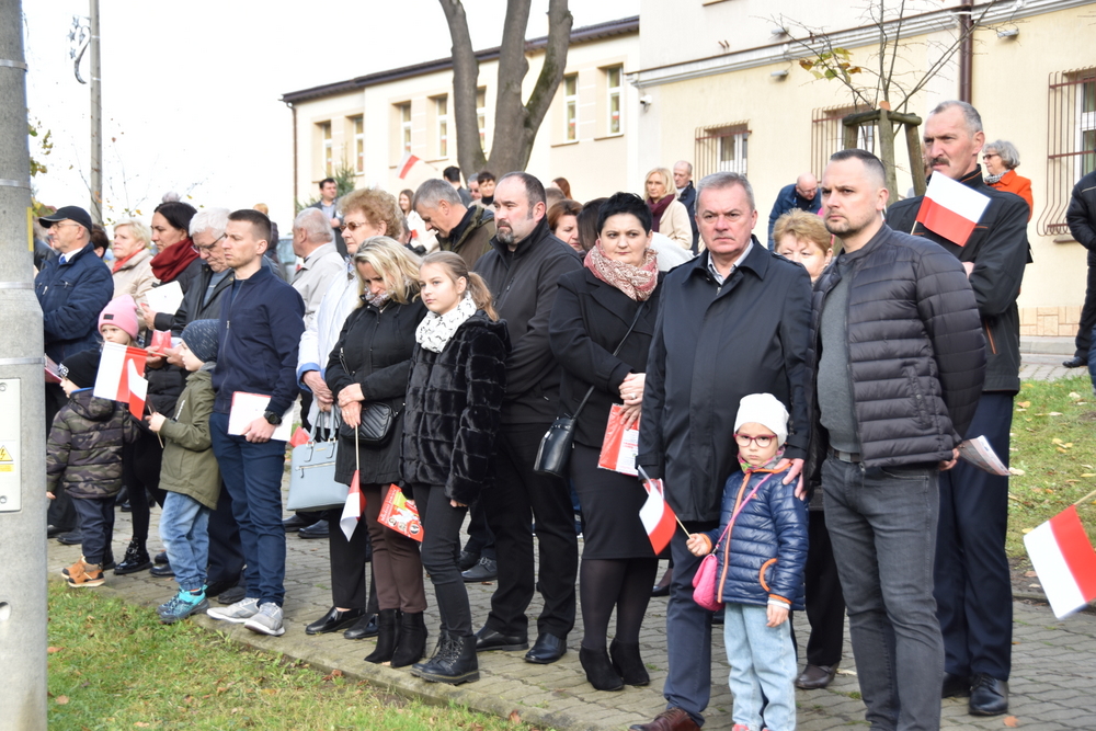 080 DSC 0414 Dąbrowa uczciła 104. rocznicę odzyskania niepodległości przez Polskę