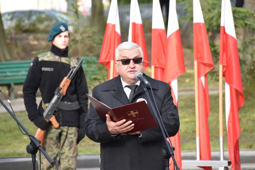 084 DSC 0427 Dąbrowa uczciła 104. rocznicę odzyskania niepodległości przez Polskę