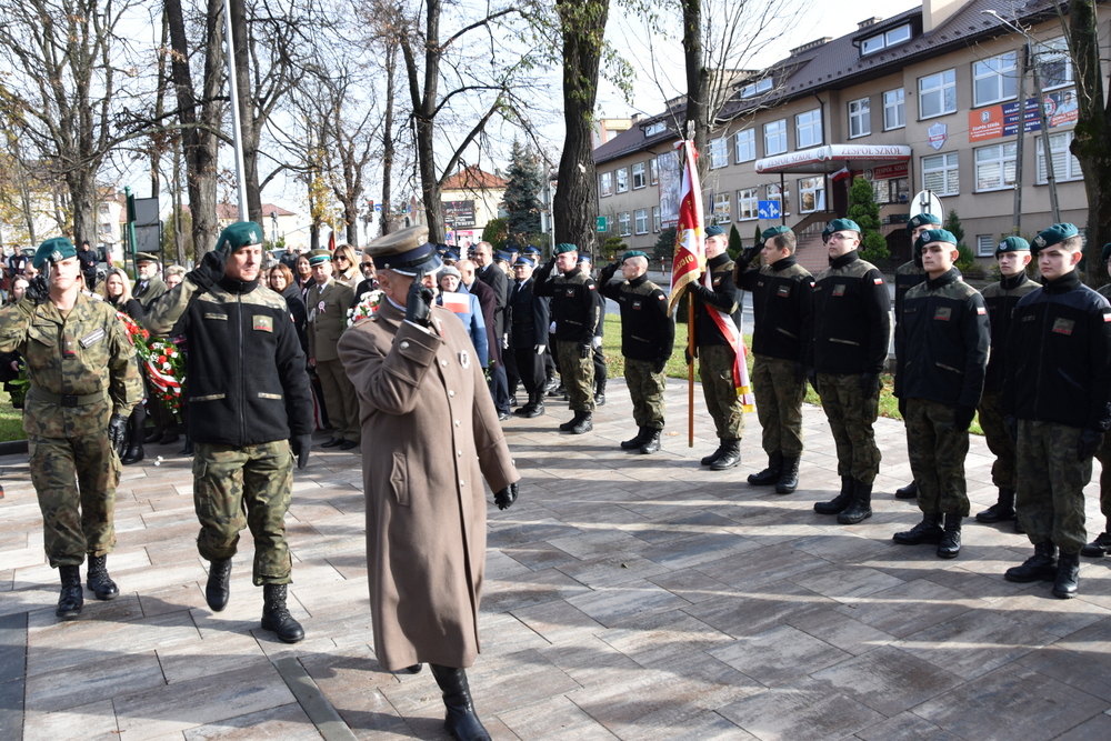 086 DSC 0434 Dąbrowa uczciła 104. rocznicę odzyskania niepodległości przez Polskę