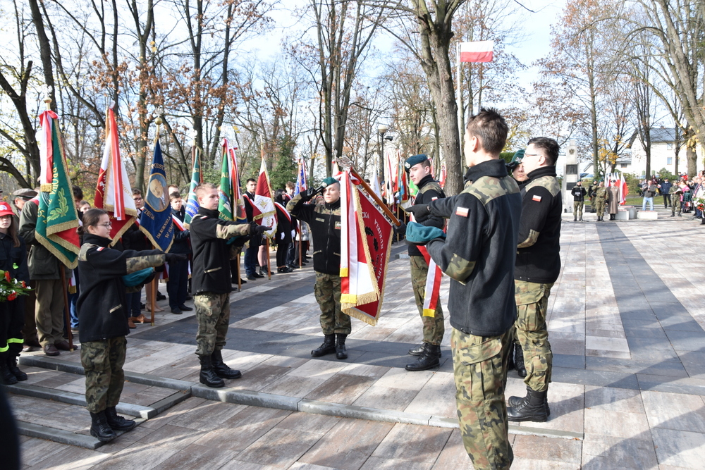 087 DSC 0436 Dąbrowa uczciła 104. rocznicę odzyskania niepodległości przez Polskę