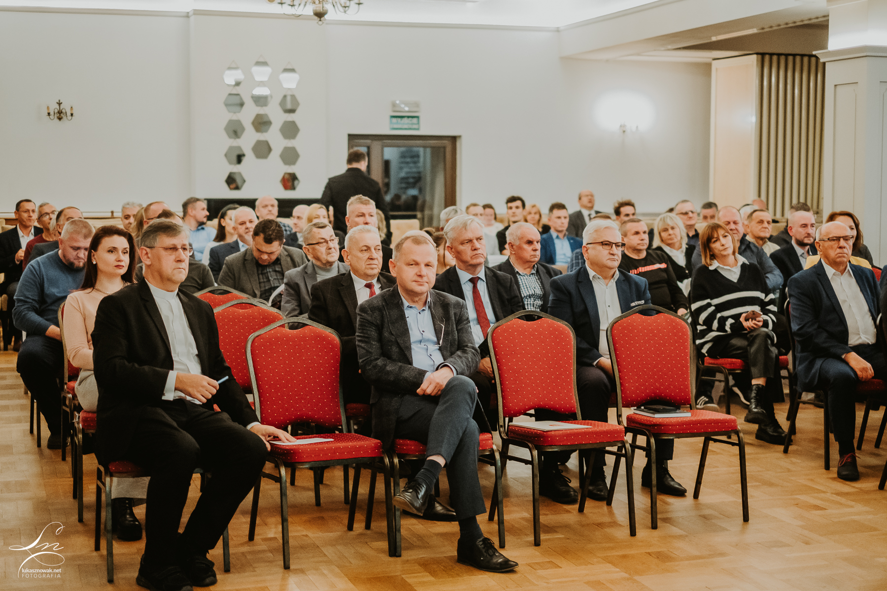 090 Promocja książki ,,Klub i ludzie w zwierciadle czasu. 100 lat Dąbrovii” autorstwa ks. dr hab. Roberta Biela