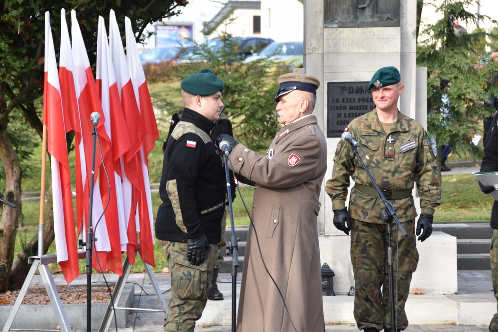093 DSC 0445 Dąbrowa uczciła 104. rocznicę odzyskania niepodległości przez Polskę