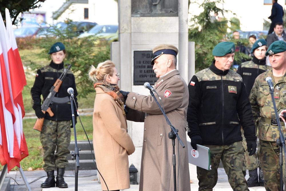 094 DSC 0447 Dąbrowa uczciła 104. rocznicę odzyskania niepodległości przez Polskę