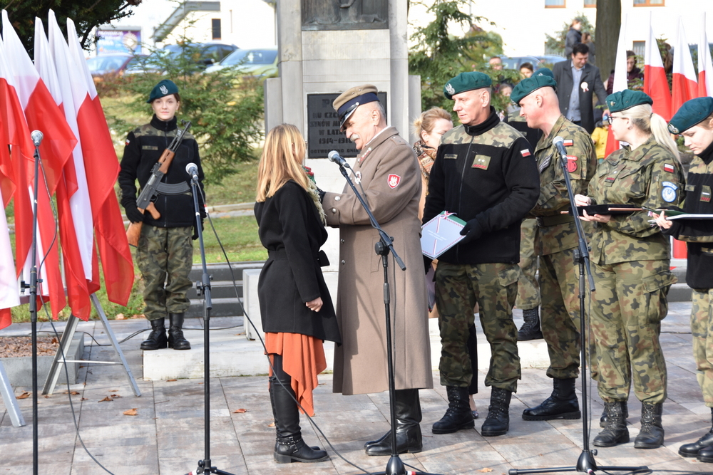 095 DSC 0449 Dąbrowa uczciła 104. rocznicę odzyskania niepodległości przez Polskę