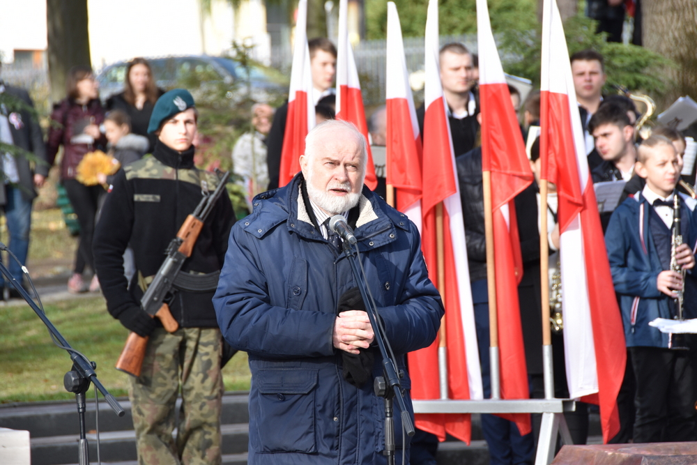 098 DSC 0458 Dąbrowa uczciła 104. rocznicę odzyskania niepodległości przez Polskę