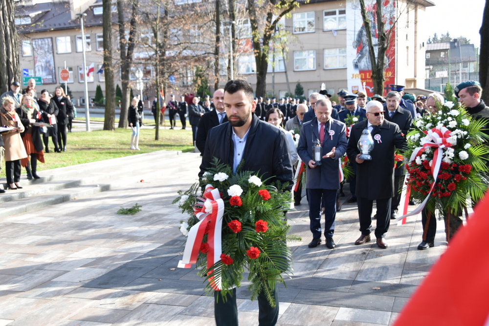 101 DSC 0479 Dąbrowa uczciła 104. rocznicę odzyskania niepodległości przez Polskę