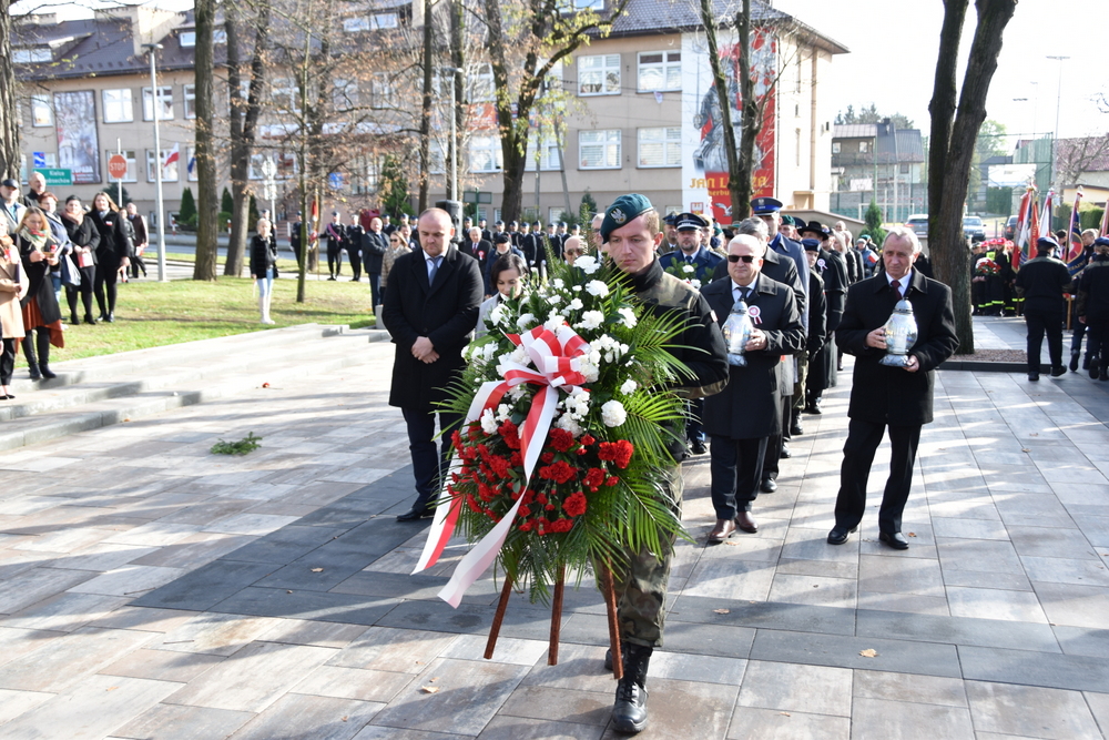 102 DSC 0480 Dąbrowa uczciła 104. rocznicę odzyskania niepodległości przez Polskę