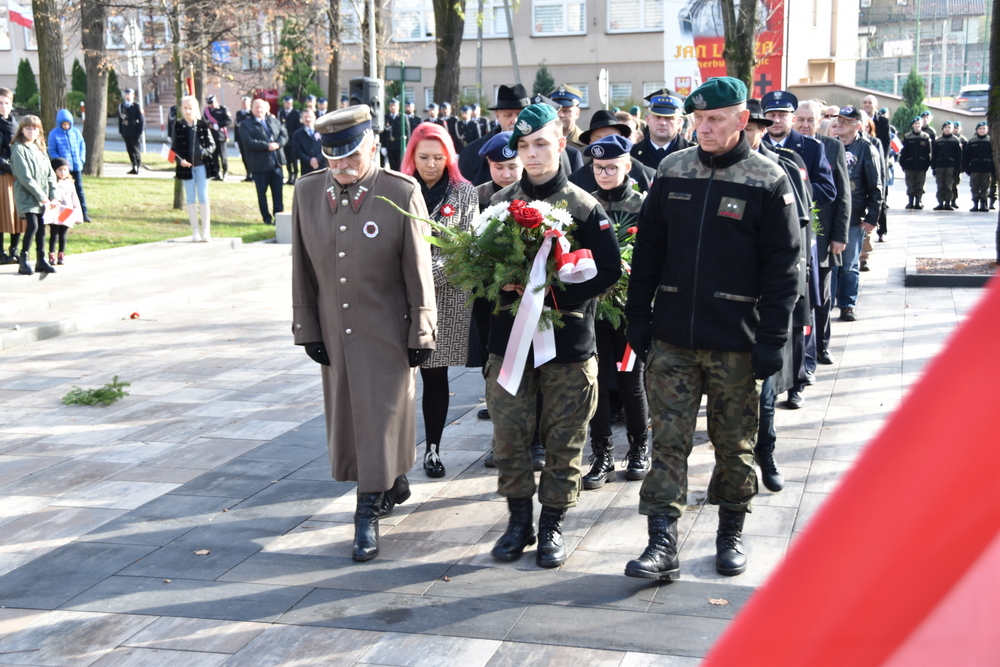 111 DSC 0492 Dąbrowa uczciła 104. rocznicę odzyskania niepodległości przez Polskę