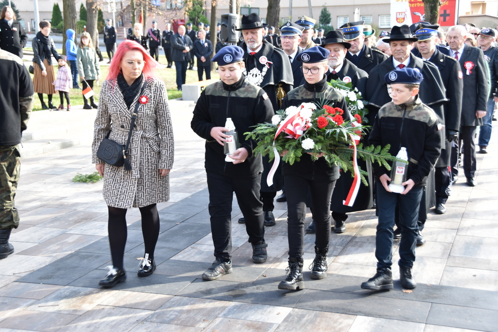 112 DSC 0494 Dąbrowa uczciła 104. rocznicę odzyskania niepodległości przez Polskę
