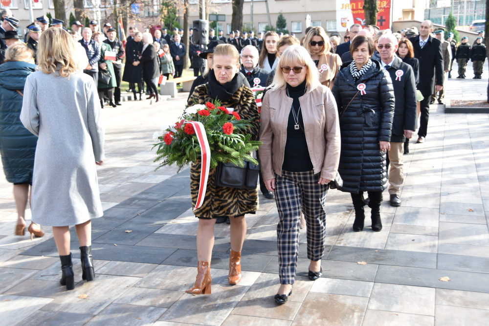 121 DSC 0516 Dąbrowa uczciła 104. rocznicę odzyskania niepodległości przez Polskę