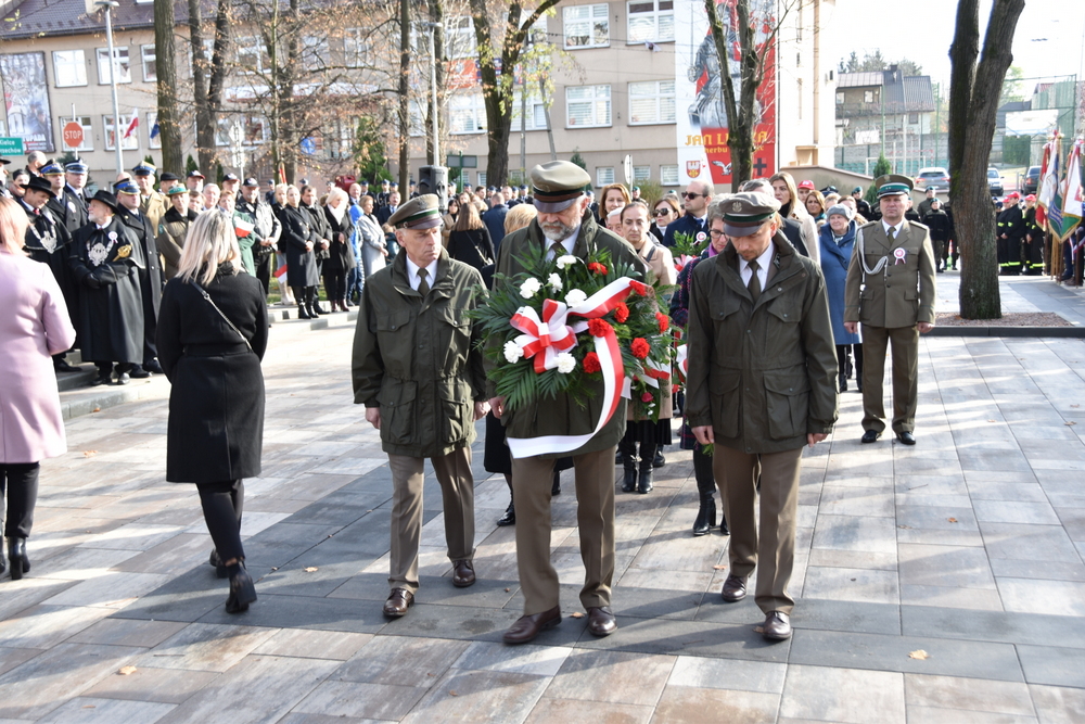 131 DSC 0540 Dąbrowa uczciła 104. rocznicę odzyskania niepodległości przez Polskę