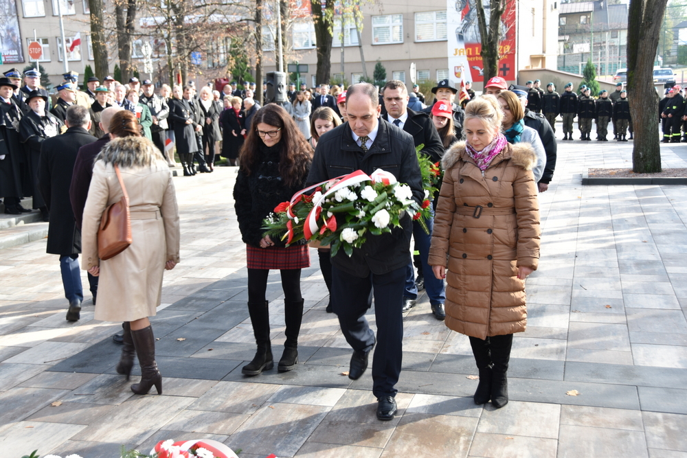 140 DSC 0563 Dąbrowa uczciła 104. rocznicę odzyskania niepodległości przez Polskę