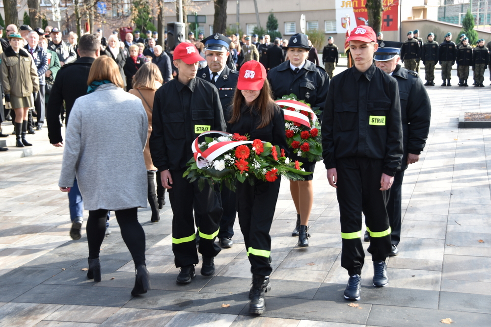 142 DSC 0566 Dąbrowa uczciła 104. rocznicę odzyskania niepodległości przez Polskę