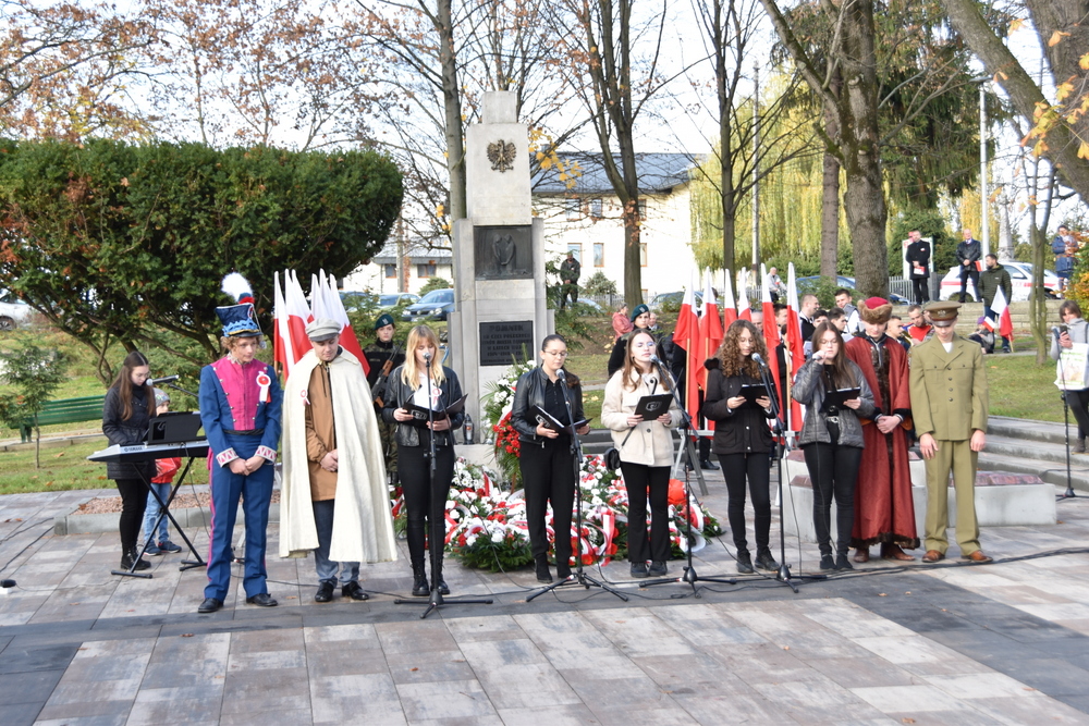 144 DSC 0573 Dąbrowa uczciła 104. rocznicę odzyskania niepodległości przez Polskę