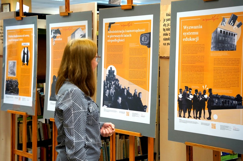 2  DSC7251 Tak powstawała Niepodległa   wystawa w MBP