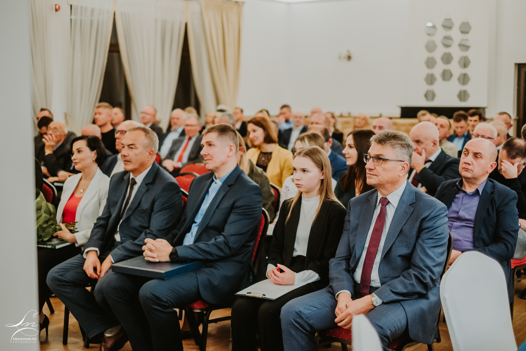 208 Promocja książki ,,Klub i ludzie w zwierciadle czasu. 100 lat Dąbrovii” autorstwa ks. dr hab. Roberta Biela