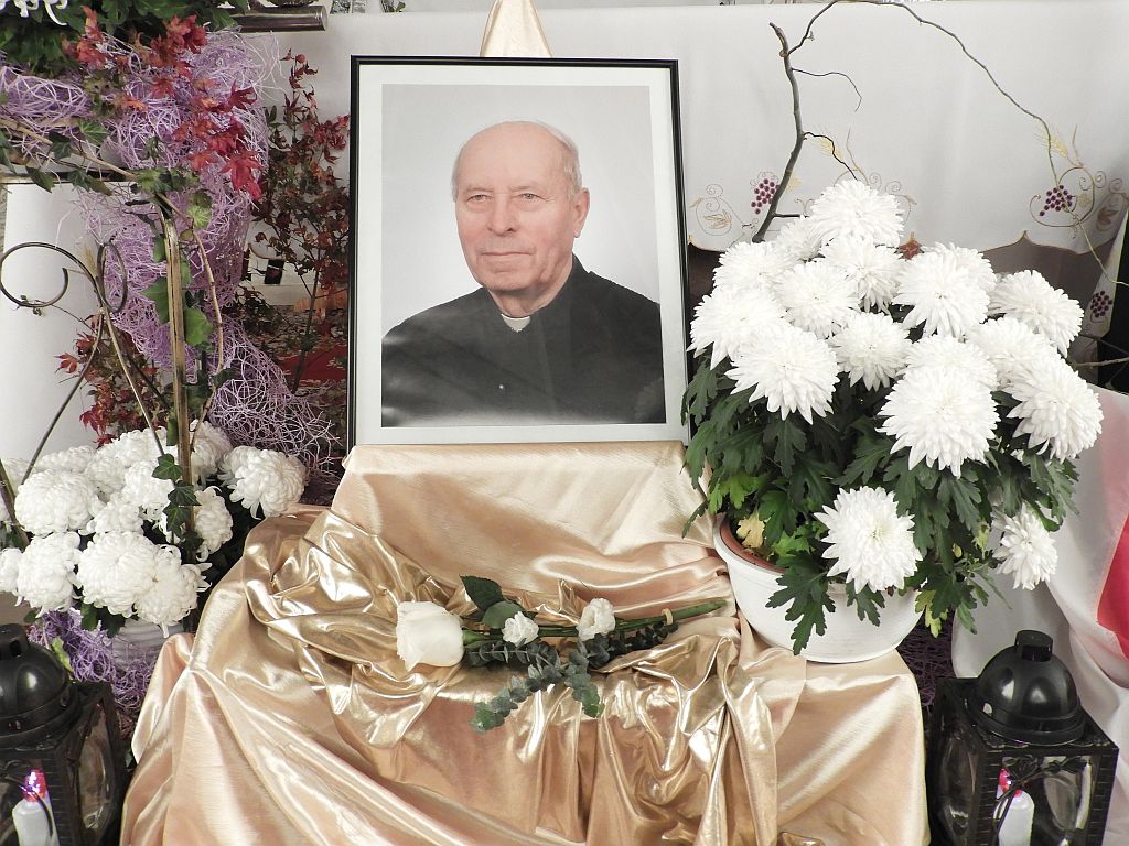 21 Poświęcenie tablicy ku czci ks. Władysława Jaróga