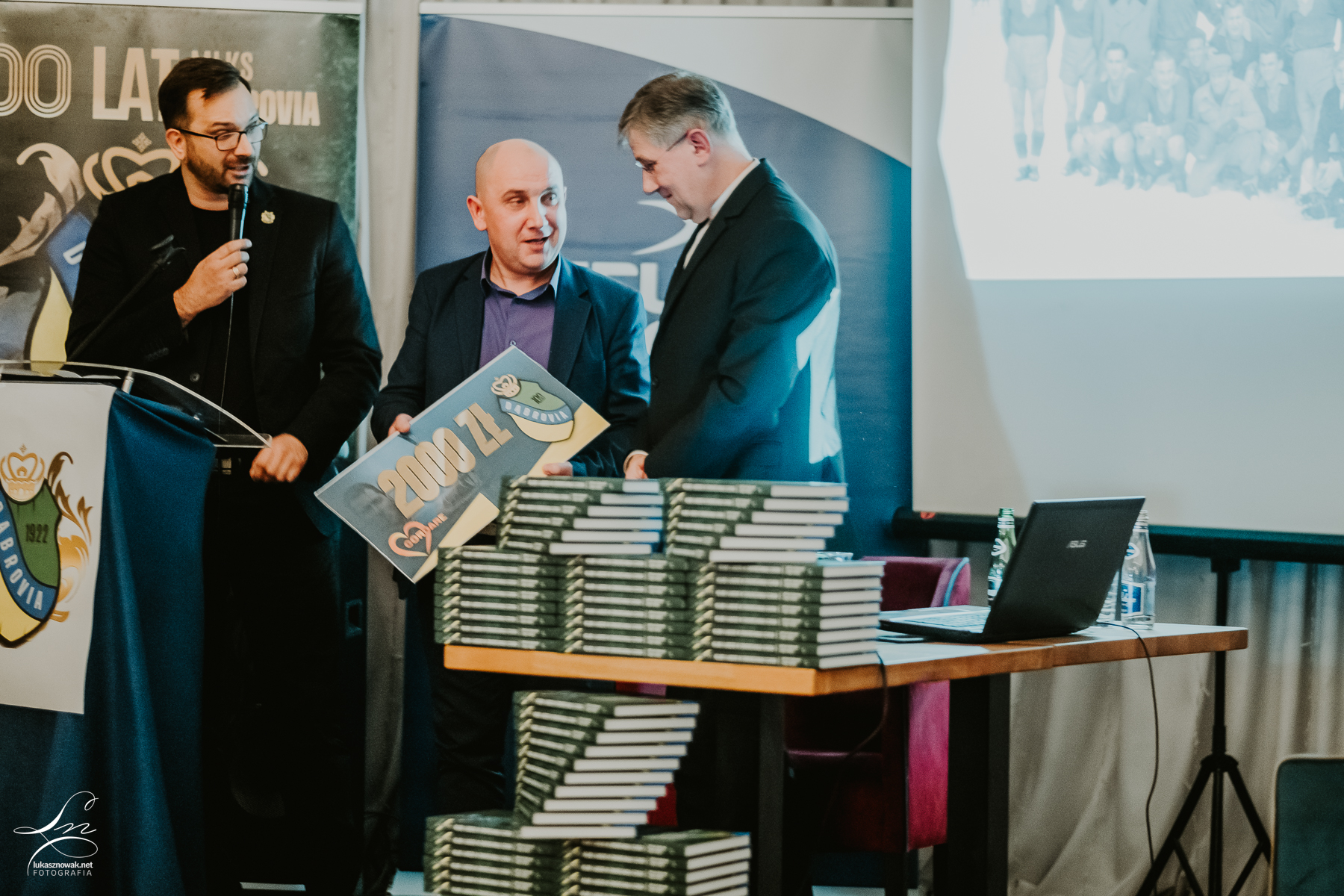 232 Promocja książki ,,Klub i ludzie w zwierciadle czasu. 100 lat Dąbrovii” autorstwa ks. dr hab. Roberta Biela