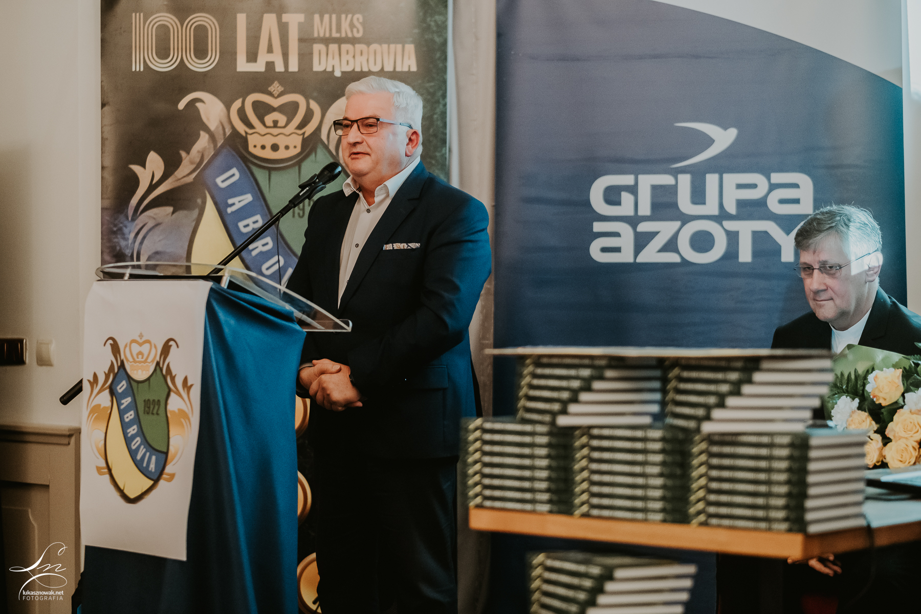 268 Promocja książki ,,Klub i ludzie w zwierciadle czasu. 100 lat Dąbrovii” autorstwa ks. dr hab. Roberta Biela