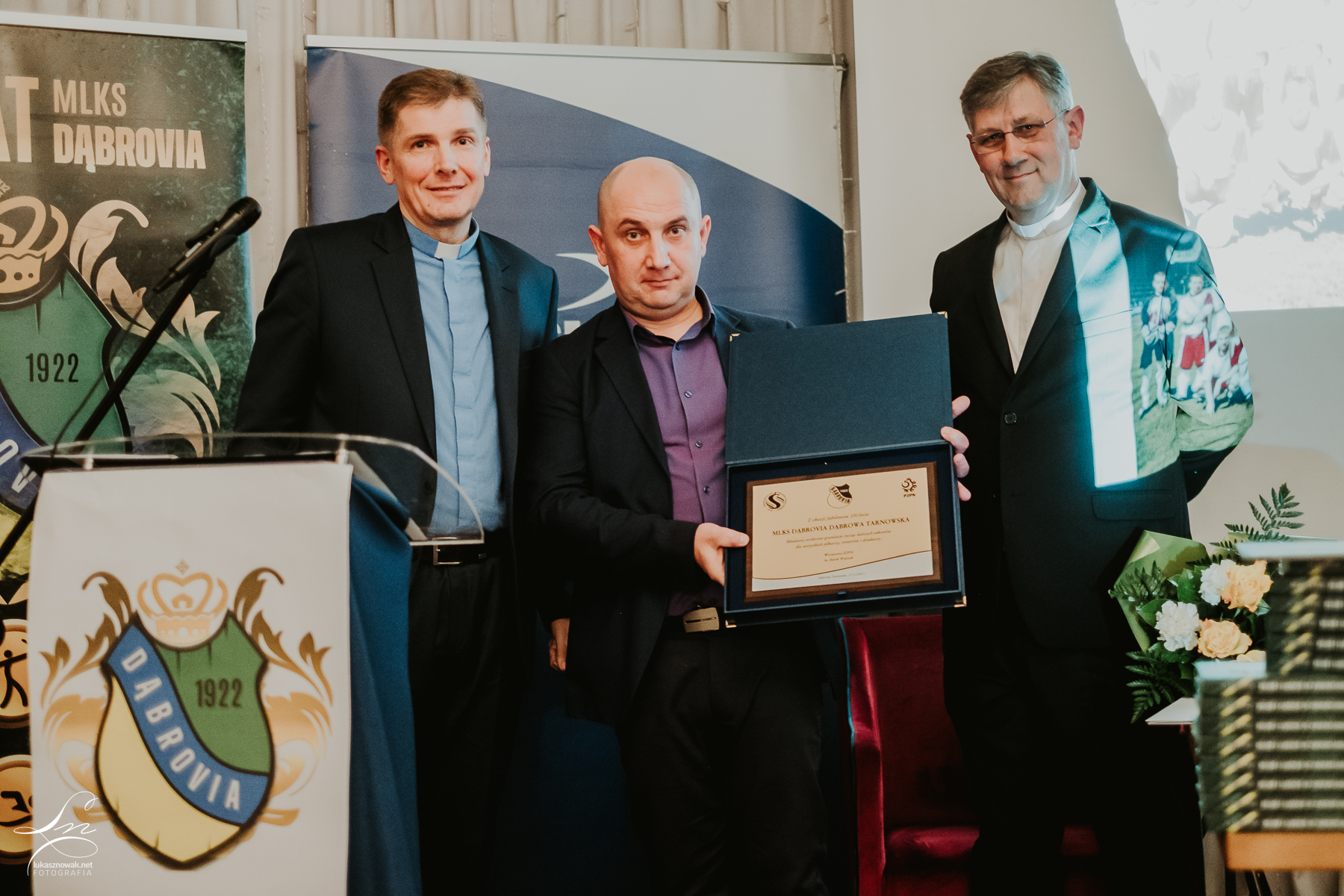 294 Promocja książki ,,Klub i ludzie w zwierciadle czasu. 100 lat Dąbrovii” autorstwa ks. dr hab. Roberta Biela